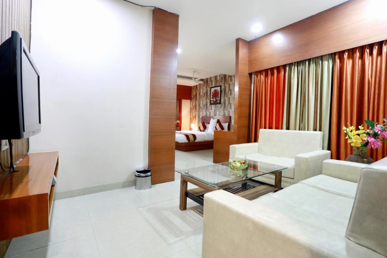 Hotel Shri Khedapati International Dewas Dış mekan fotoğraf