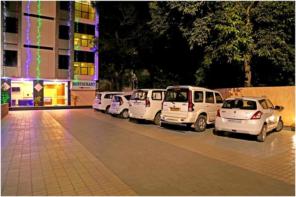 Hotel Shri Khedapati International Dewas Dış mekan fotoğraf