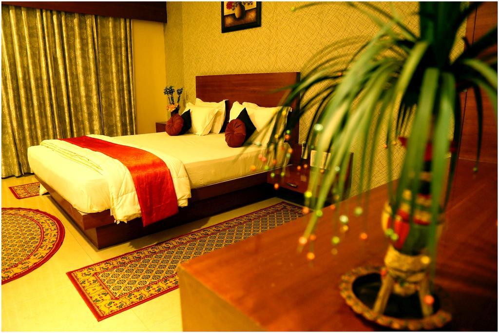 Hotel Shri Khedapati International Dewas Dış mekan fotoğraf