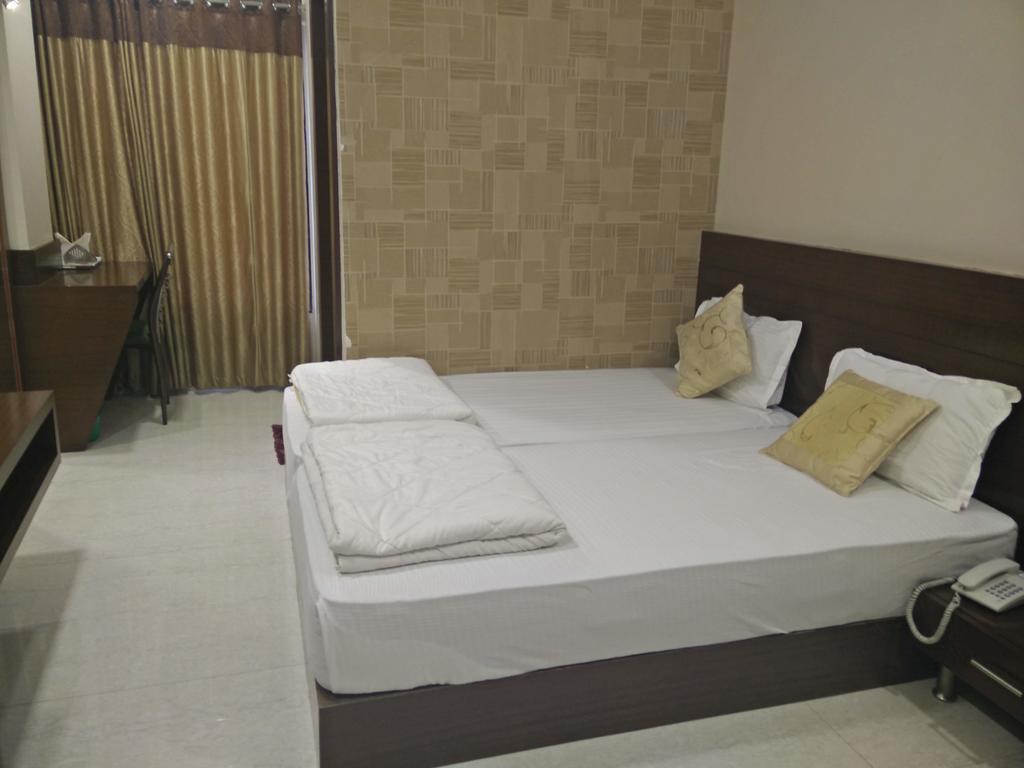 Hotel Shri Khedapati International Dewas Dış mekan fotoğraf