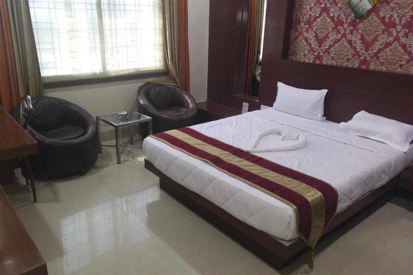 Hotel Shri Khedapati International Dewas Dış mekan fotoğraf